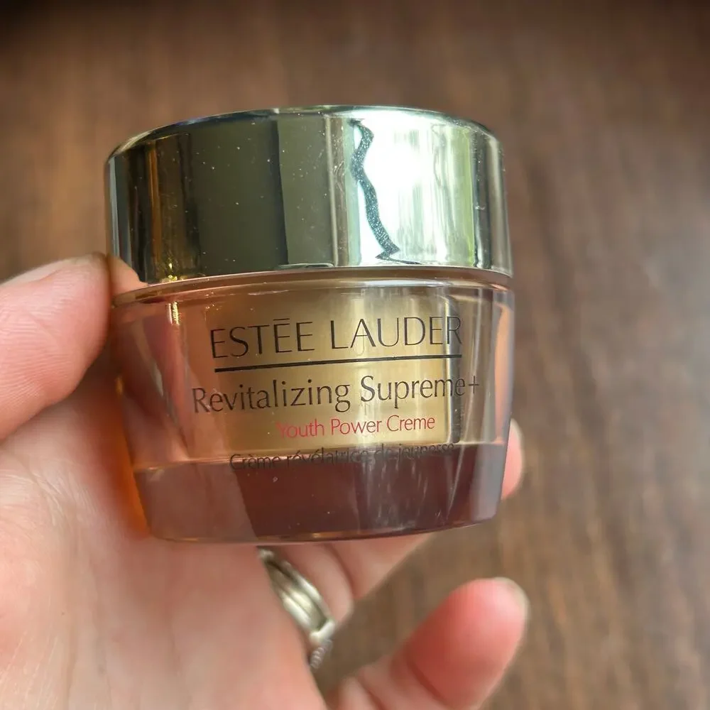 4 Estée Lauder samples Resilience Multi-Effect &  lift revitalizing supreme